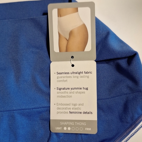 Yummy Shape Thongs - Picture 8 of 12